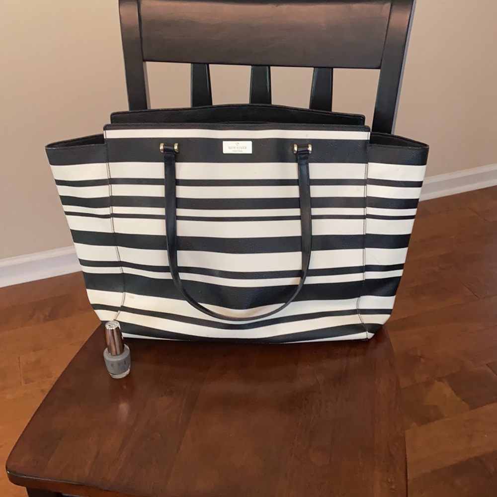 Kate spade large tote with matching wallet!!